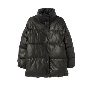 Bershka Zimná bunda  čierna