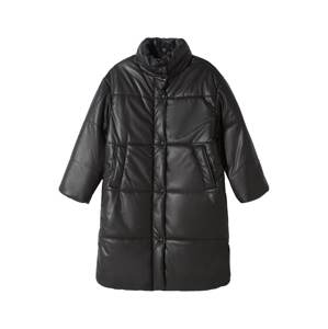 Bershka Zimný kabát  čierna