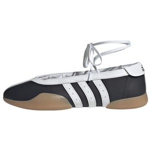 ADIDAS ORIGINALS Baleríny s ramienkom 'Taekwondo Mei'  čierna / biela